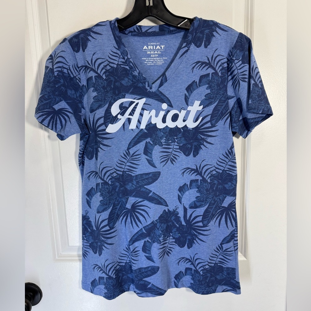Ariat Island Shadow Print Tee in Blue